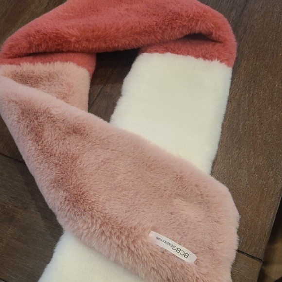 SOLD BCBG Faux Fur Colorblock Scarf - Picture 3 of 3